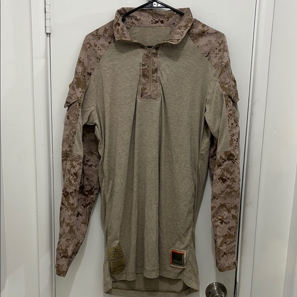 Men's Tactical Shirt in Tan and Camouflage - Picture 1 of 4